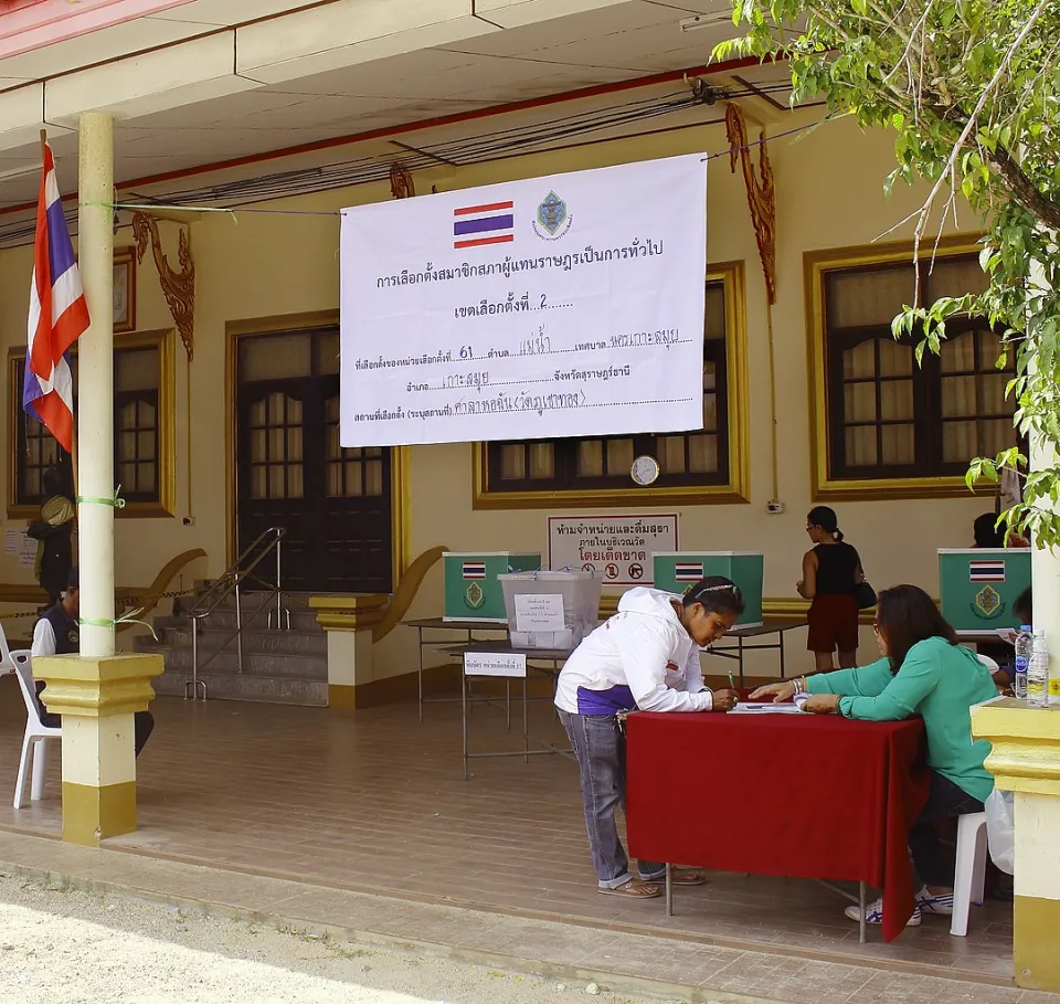 A voter at a polling station in Koh Samui participates in the Thailand general election in 2019. (<a href=https://www.idea.int/about-us/people/